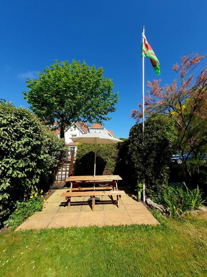 Cleave Court Guest House Llandudno Esterno foto