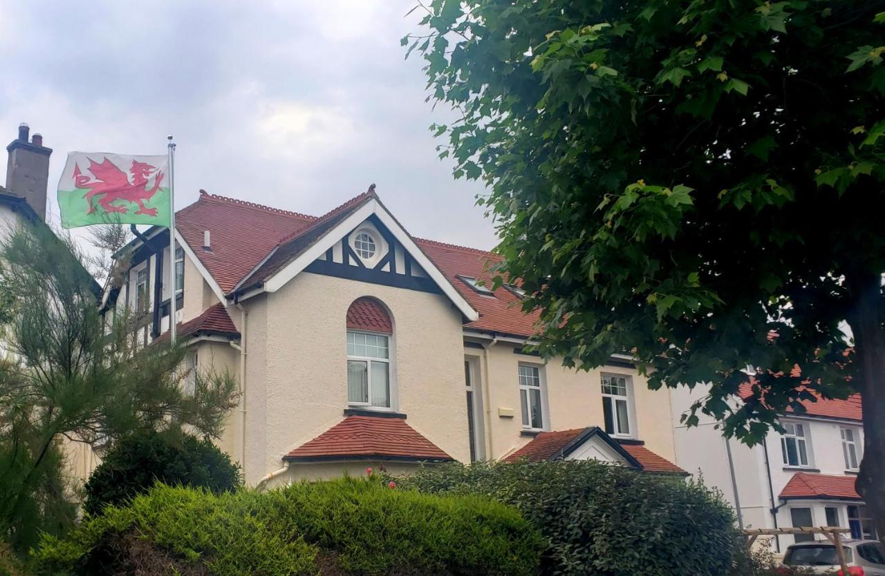 Cleave Court Guest House Llandudno Esterno foto