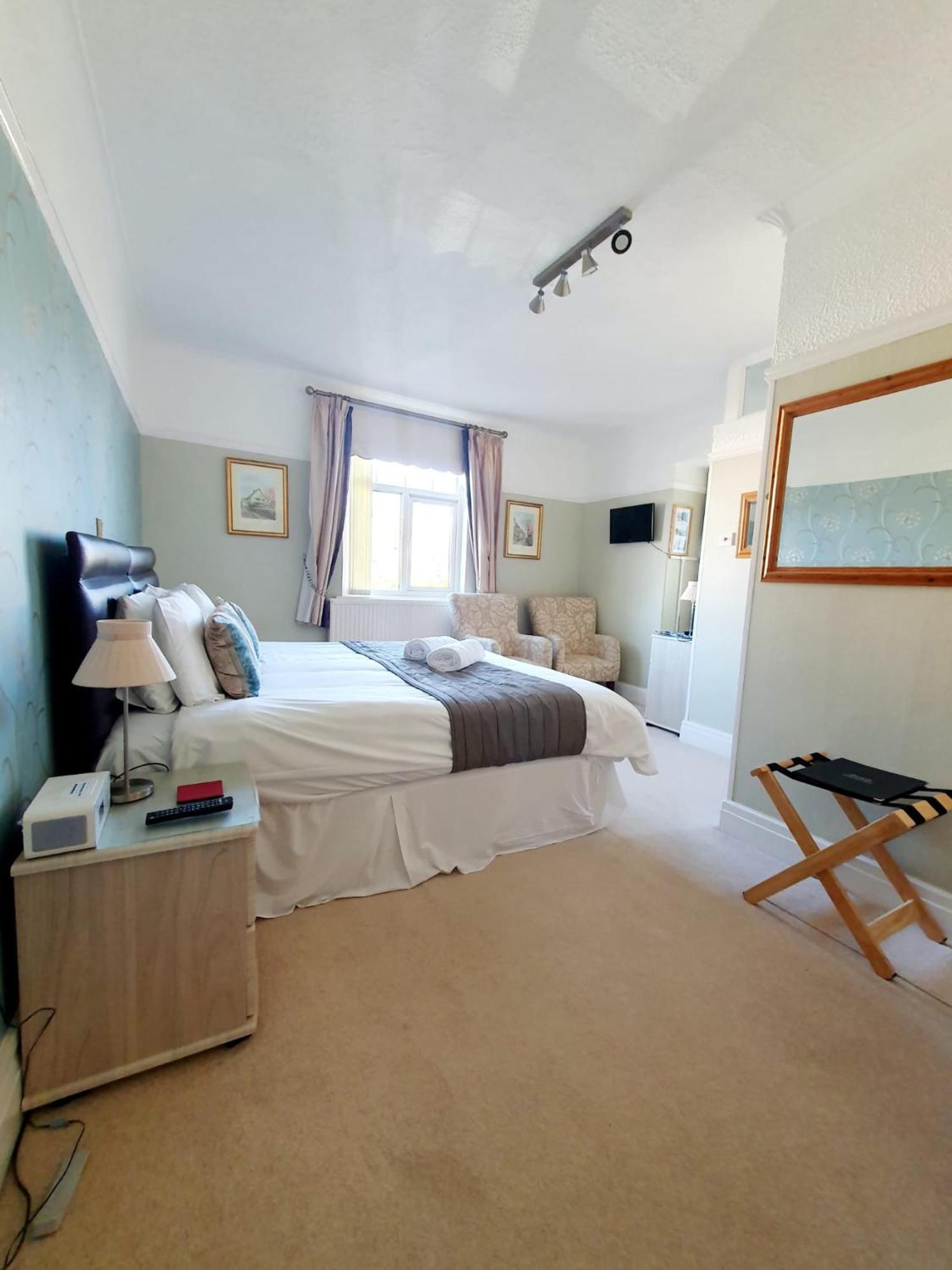 Cleave Court Guest House Llandudno Esterno foto