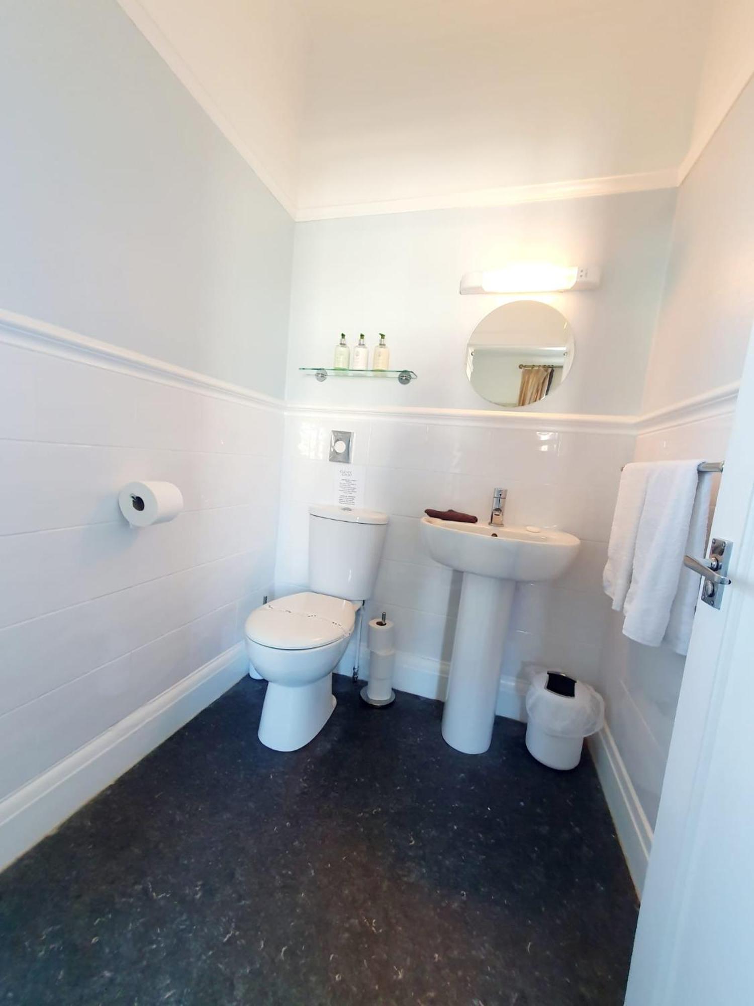 Cleave Court Guest House Llandudno Esterno foto